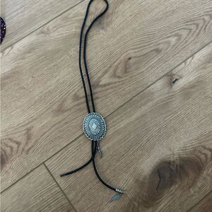 Vintage western cowboy woven leather bolo tie necklace